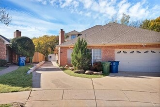 Building Photo - 1822 Evergreen Ct