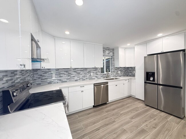 Building Photo - 18332 Elaine Ave