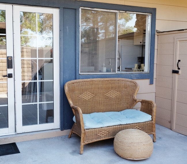 Building Photo - 6127 Meadowhaven Ln