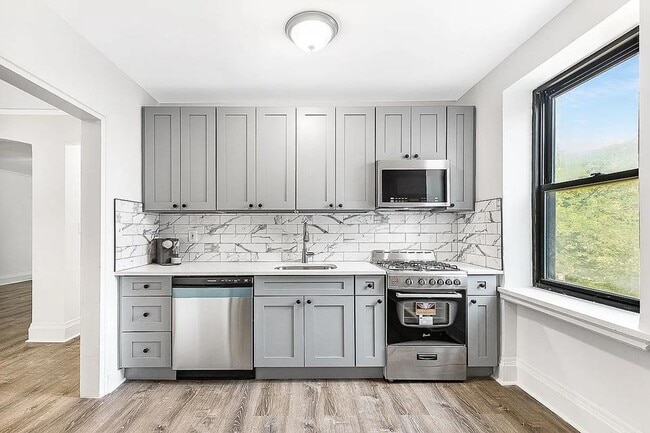 Building Photo - 21-39 78th St