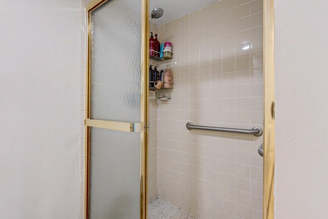 Building Photo - 1518 Whitehall Dr