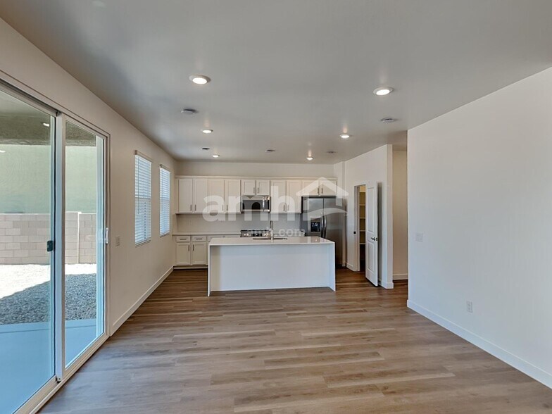 Building Photo - 6485 E Paseo Baranda