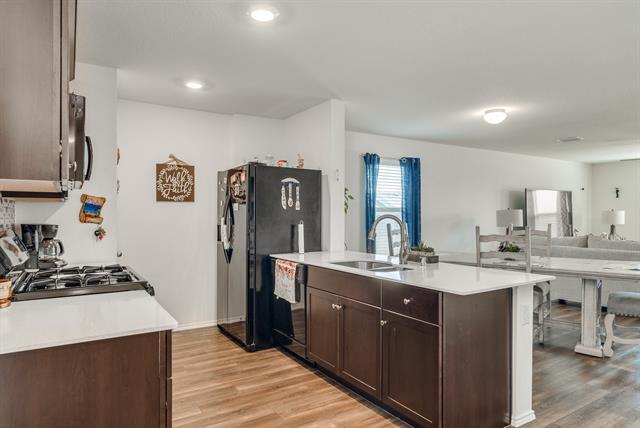 Building Photo - 461 Falling Star Dr