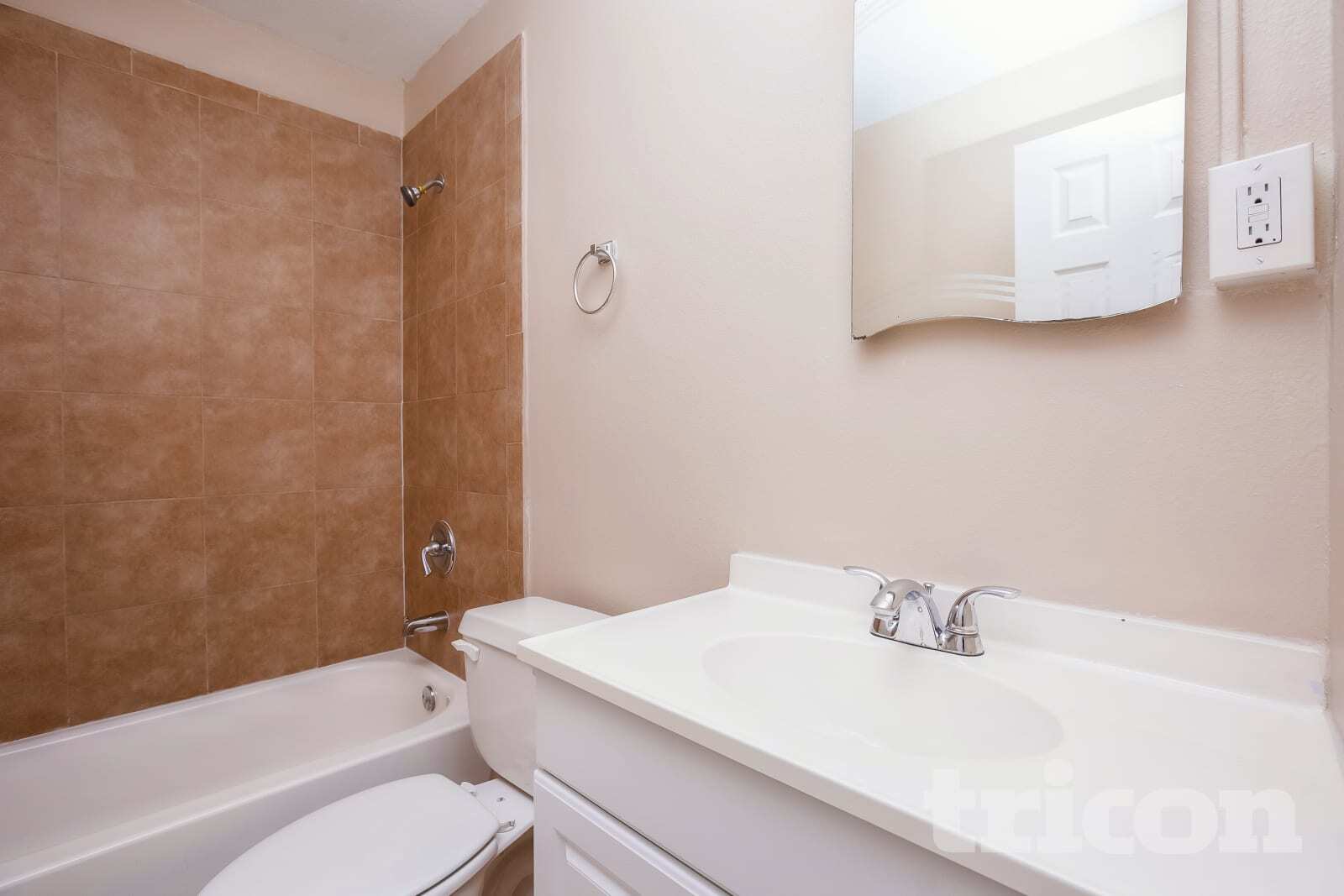 Building Photo - 710 Westbrook Ave