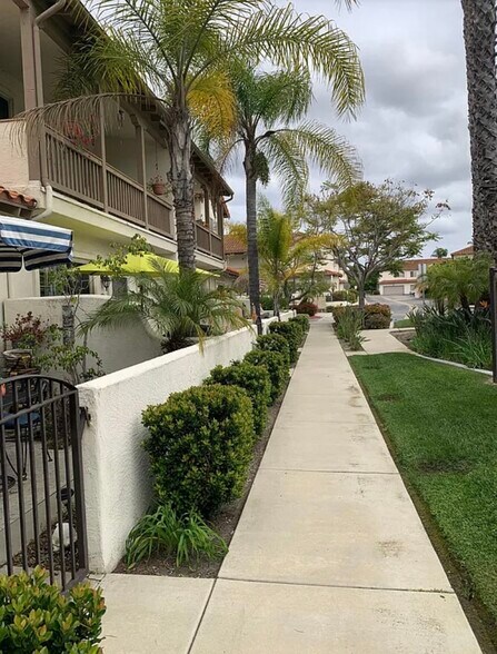 Building Photo - 1460 Rancho Rose Way