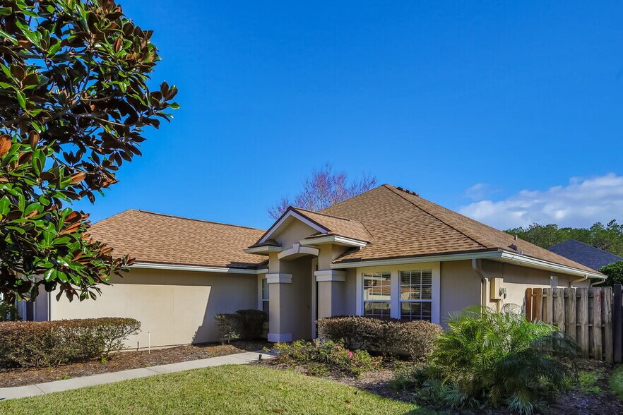 Building Photo - 801 Esquire Ln