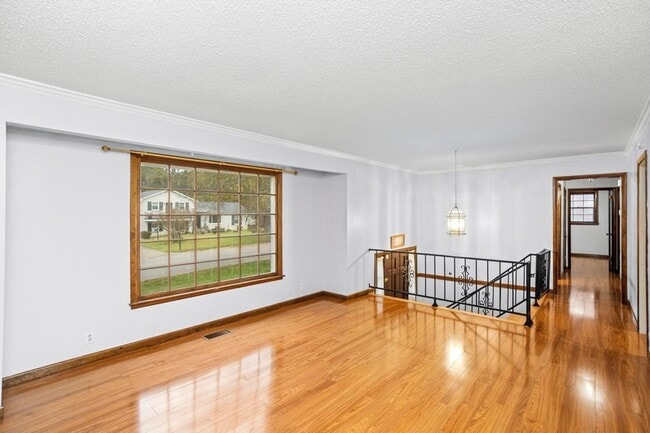 Building Photo - 2909 Cherry Hills Dr