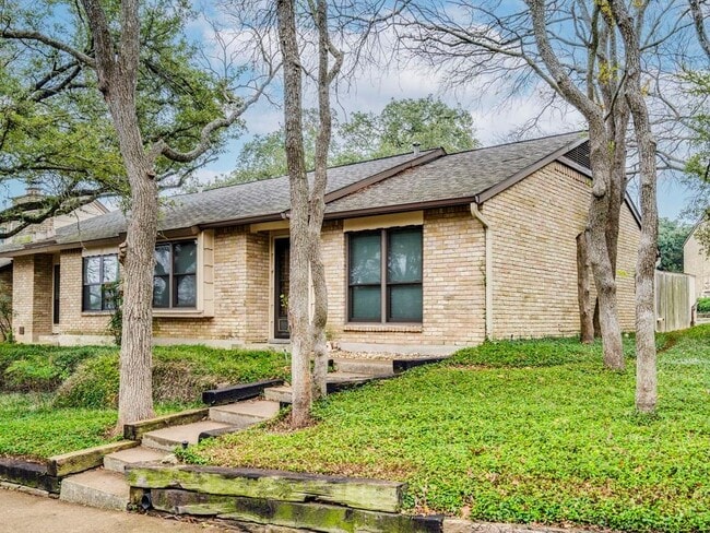 Primary Photo - 8305 Summer Side Dr