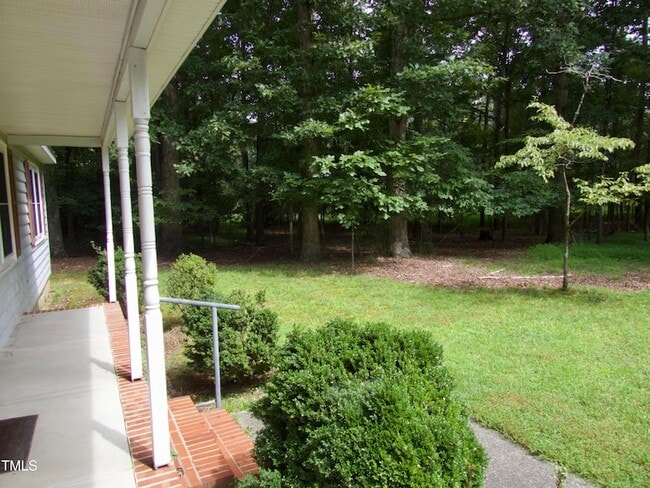 Building Photo - 979 Lamont Norwood Rd
