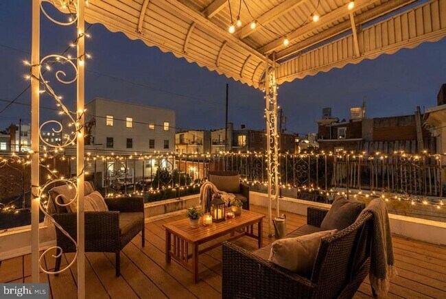 Building Photo - 711 Corinthian Ave