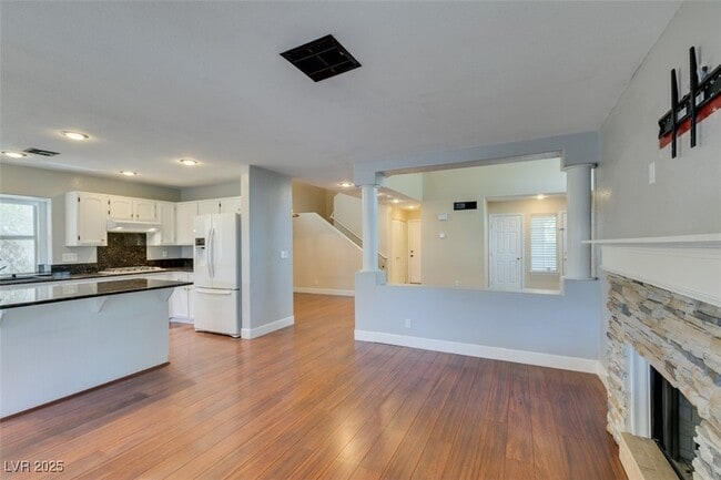 Building Photo - 9201 Buckhaven Dr