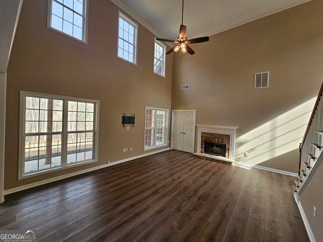 Building Photo - 31 Ridgeview Dr