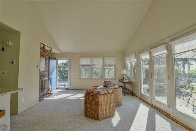 Building Photo - 7 Cynthia St