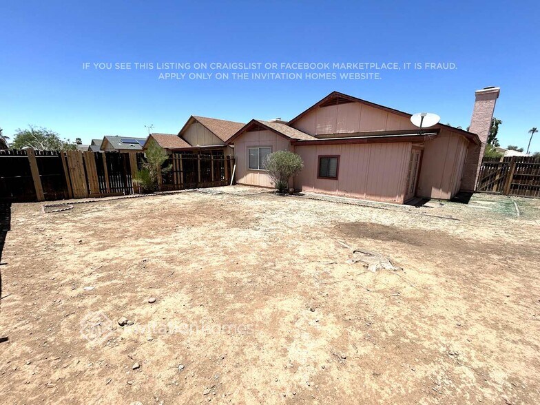 Building Photo - 6839 W Gardenia Ave