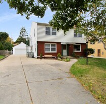 Building Photo - 2637 S 51st St