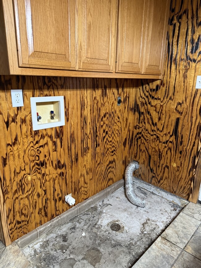 Building Photo - 52 Landmark Rd