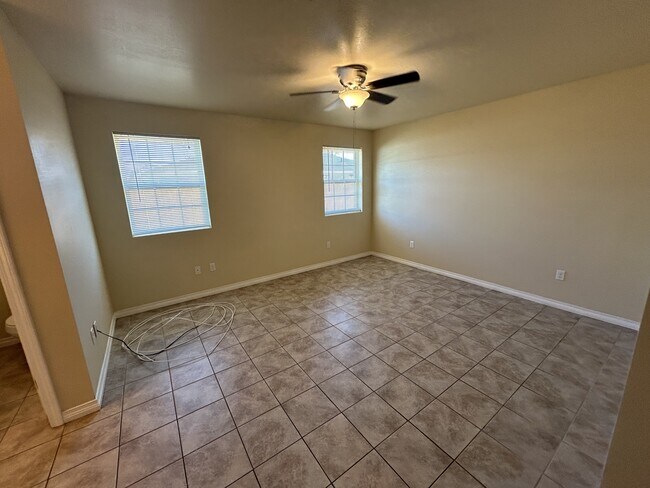 Building Photo - 3301 Pecan Dr