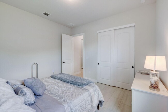 Building Photo - 9234 Balsamo Dr.