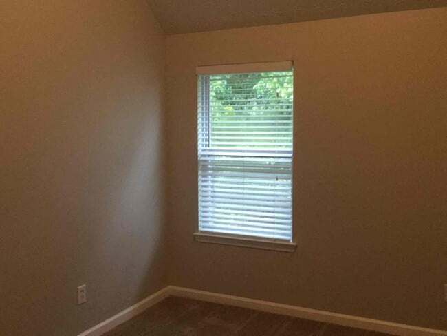 Building Photo - 2931 Two Lakes Cir