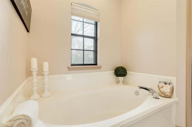 Building Photo - 112 Portulaca St