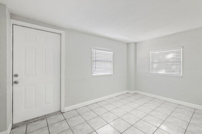 Building Photo - 1409 NW 7th Ave