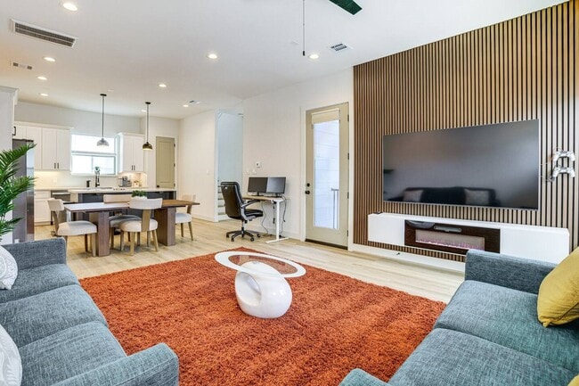 Building Photo - 2339 Eagle St