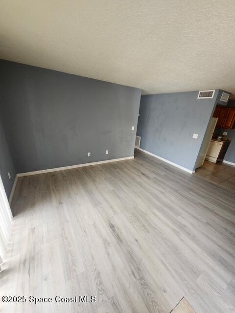 Building Photo - 2101 Forest Knoll Dr NE