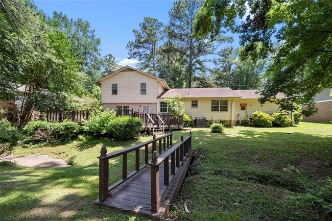 Building Photo - 4000 Pinehurst Pl