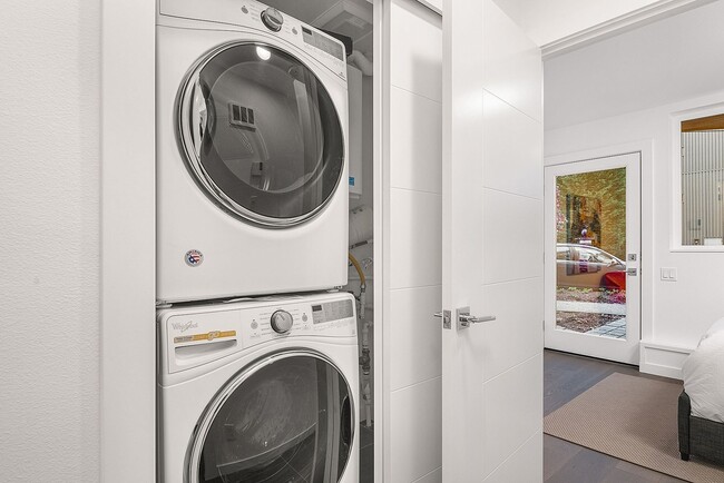 Building Photo - Stylish, Bright and Efficient 2 bed 1.75 B...