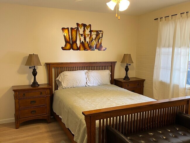 Building Photo - 393 S Paseo Madera