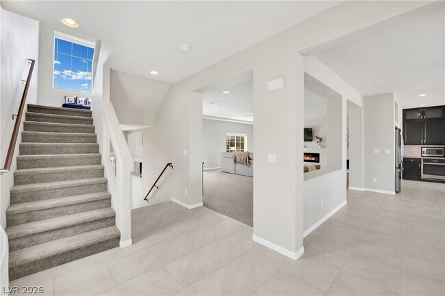 Building Photo - 9770 Hawk Crest St