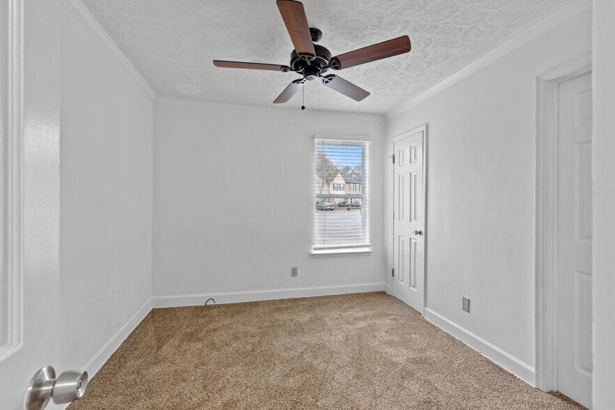 Building Photo - 366 E Post Oak Crossing SW