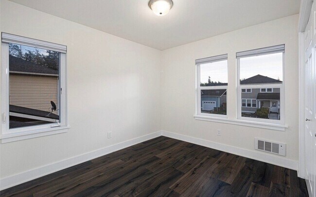 Building Photo - 75 Gerard Ln