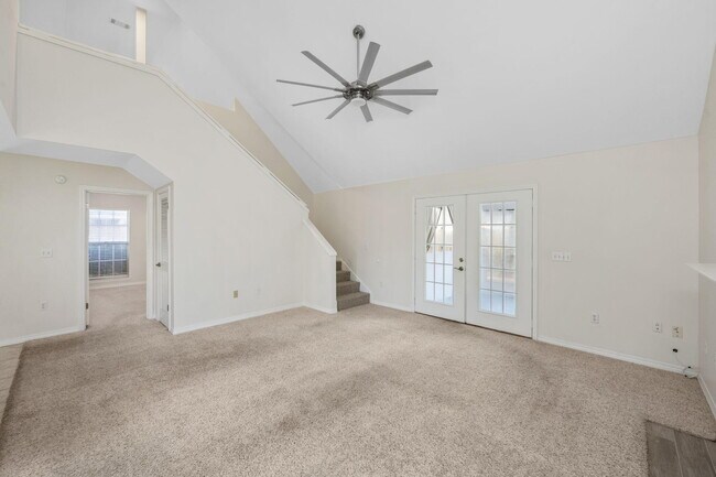 Building Photo - 305 Parkwood Pl