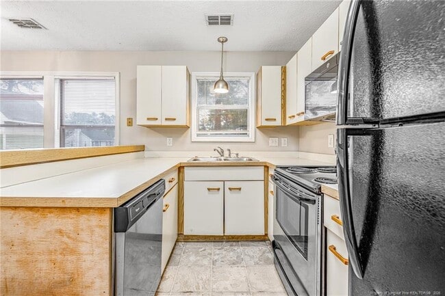 Building Photo - 6813 Willowbrook Dr