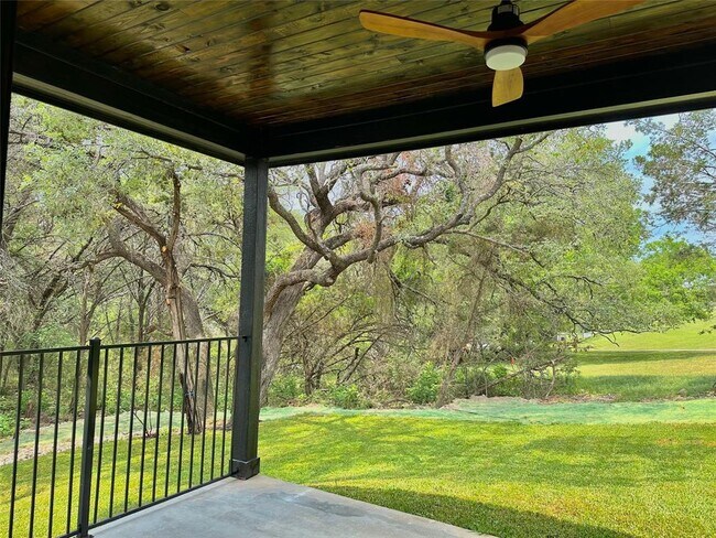 Building Photo - 5206 Country Club Dr
