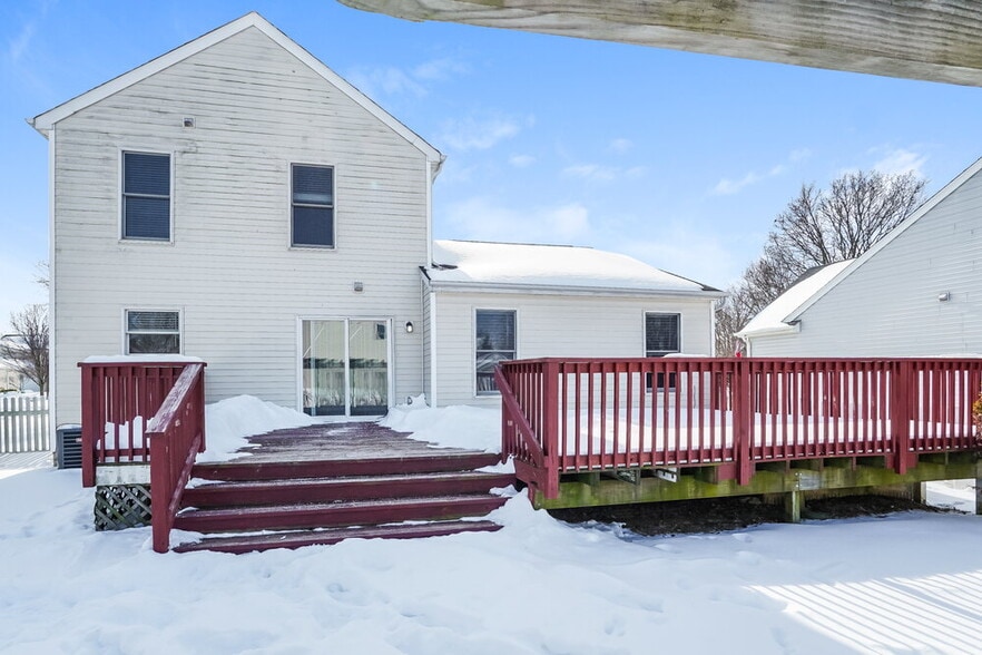 Building Photo - 100 Dakota Ct