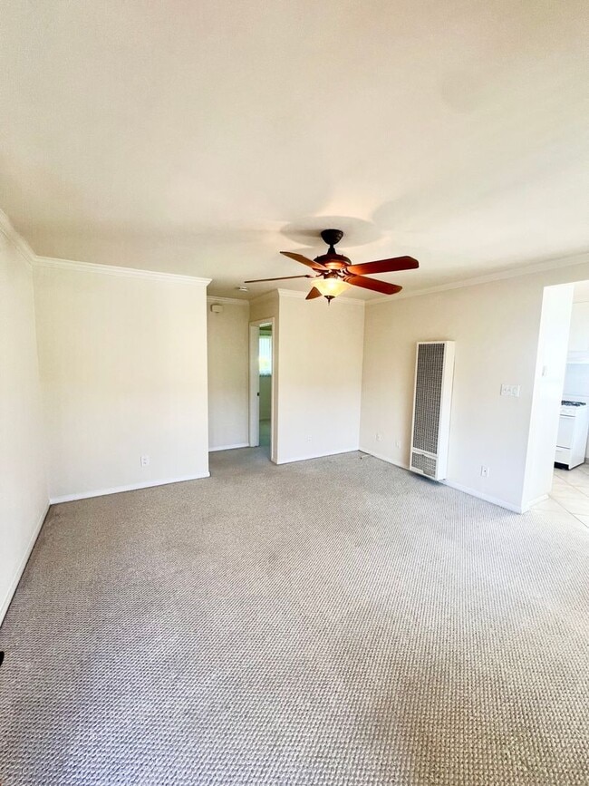 Building Photo - La Playa 1 bedroom, 1 bath Walking Distance to Bay & Point Loma Village