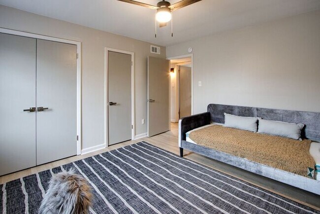 Building Photo - FIRST FULL MONTHS RENT FREE WITH A 13 MONT...
