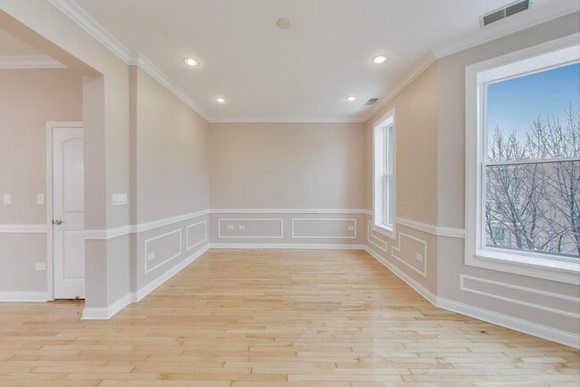 Building Photo - 1406 N Washtenaw Ave