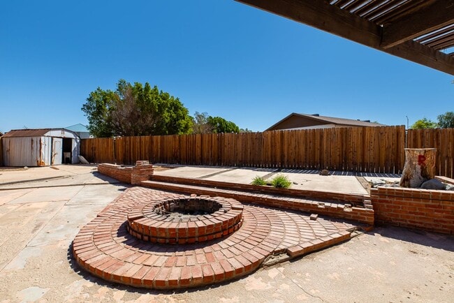 Building Photo - Rental Availalble