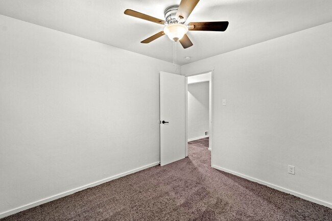 Building Photo - READY FOR MAY 15TH!! STUNNING & UPDATED 3-BEDROOM IN WHITE OAK!