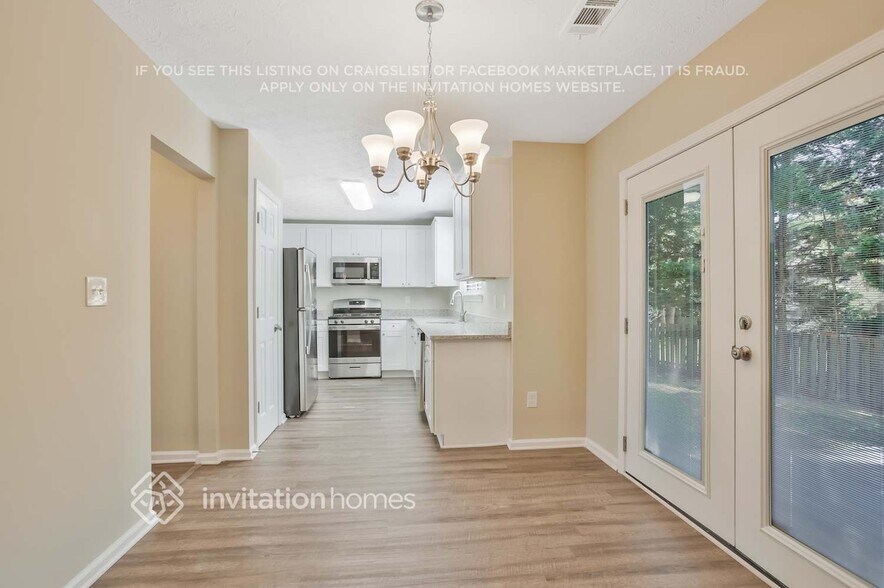 Building Photo - 1370 Pinebreeze Ct