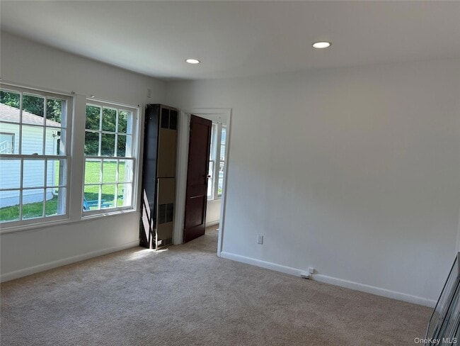 Building Photo - 24 Quartz Ln
