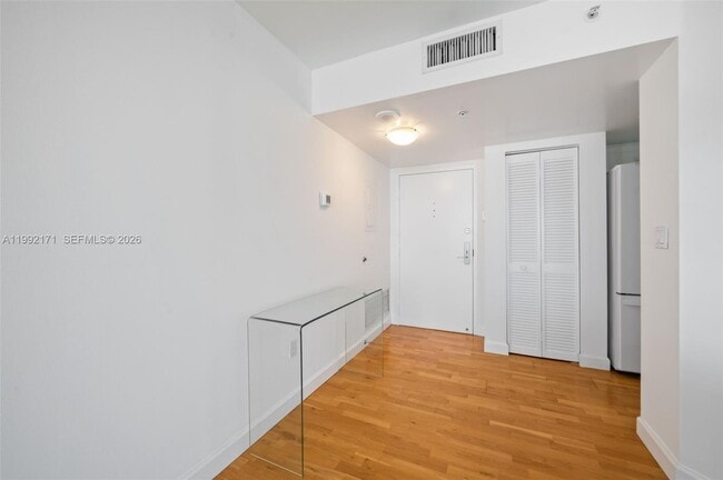 Building Photo - 1900 Sunset Harbour Dr