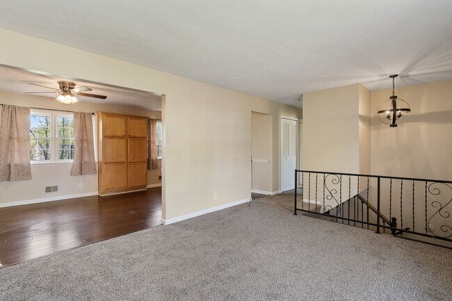 Building Photo - 12506 Liveoak Dr