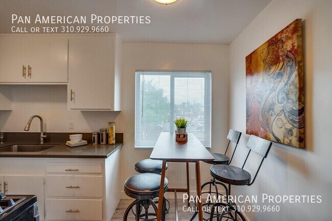 Building Photo - 92 E Market St