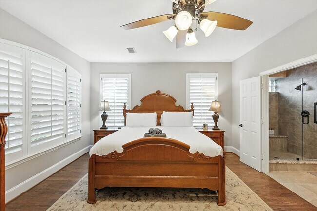 Building Photo - 2303 Chapelwood Dr