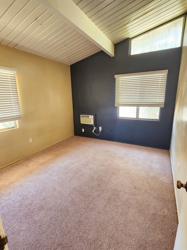 Building Photo - Cozy 2 bed/1 Bath house-UNFURNISHED **