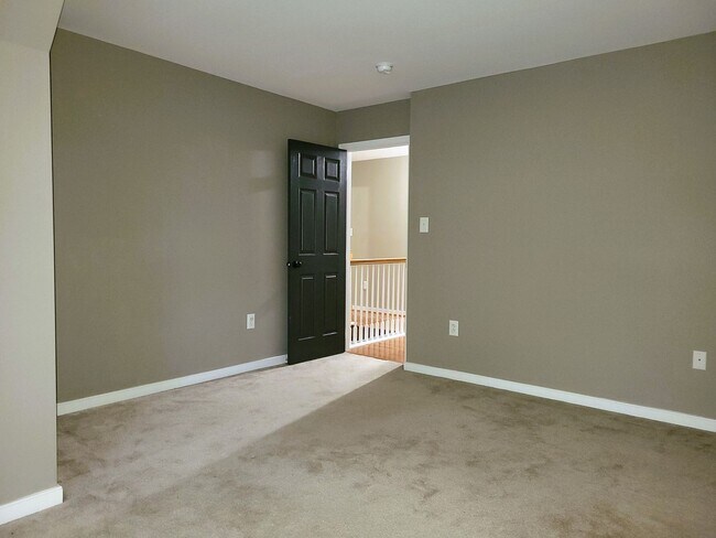 Building Photo - Large contemporary in Birkdale Subdivision...